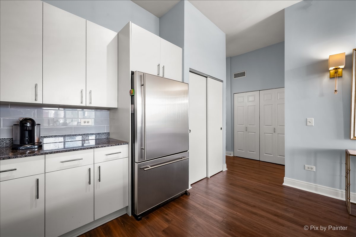1546 N Orleans Street Unit: 1001