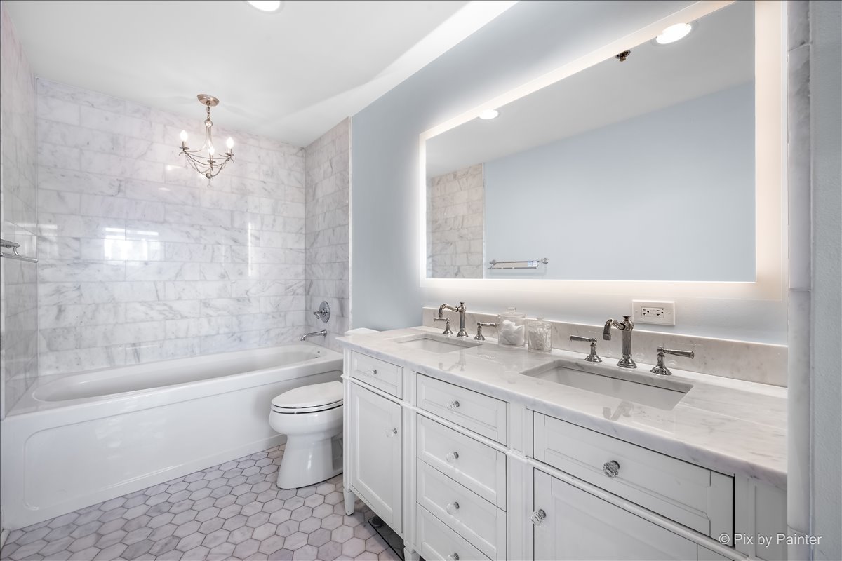 1546 N Orleans Street Unit: 1001