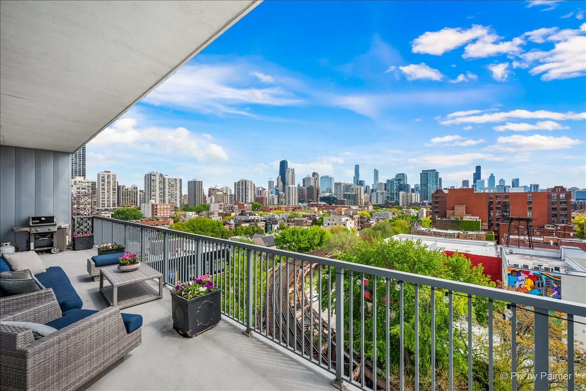 1546 N Orleans Street Unit: 1001