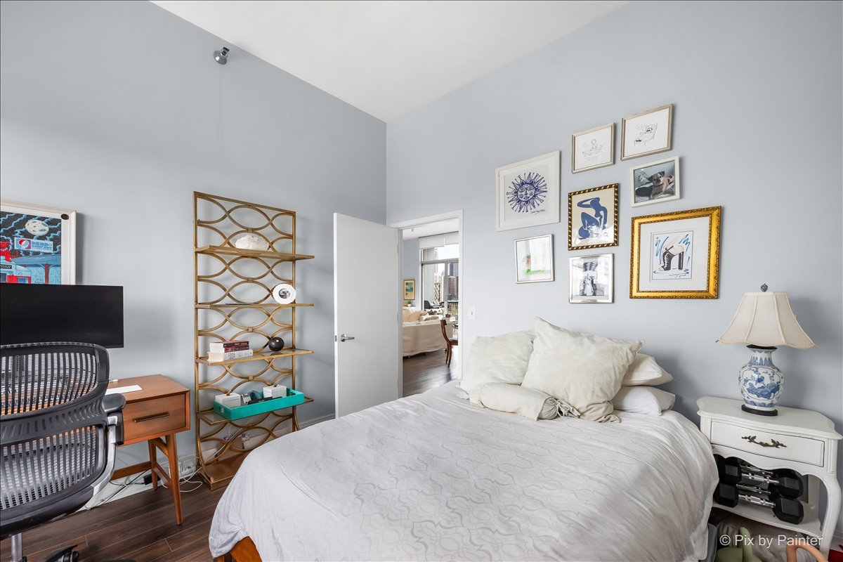 1546 N Orleans Street Unit: 1001