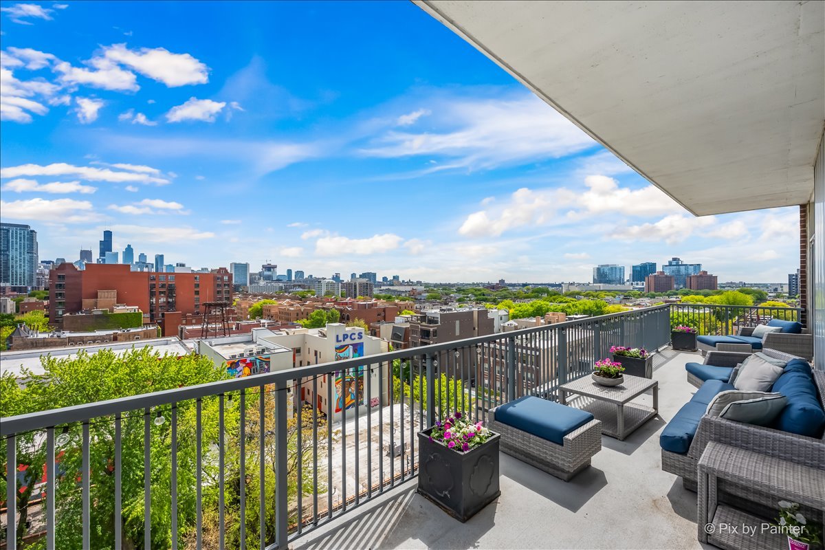 1546 N Orleans Street Unit: 1001