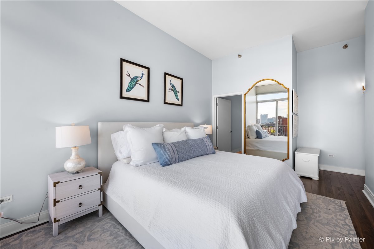 1546 N Orleans Street Unit: 1001