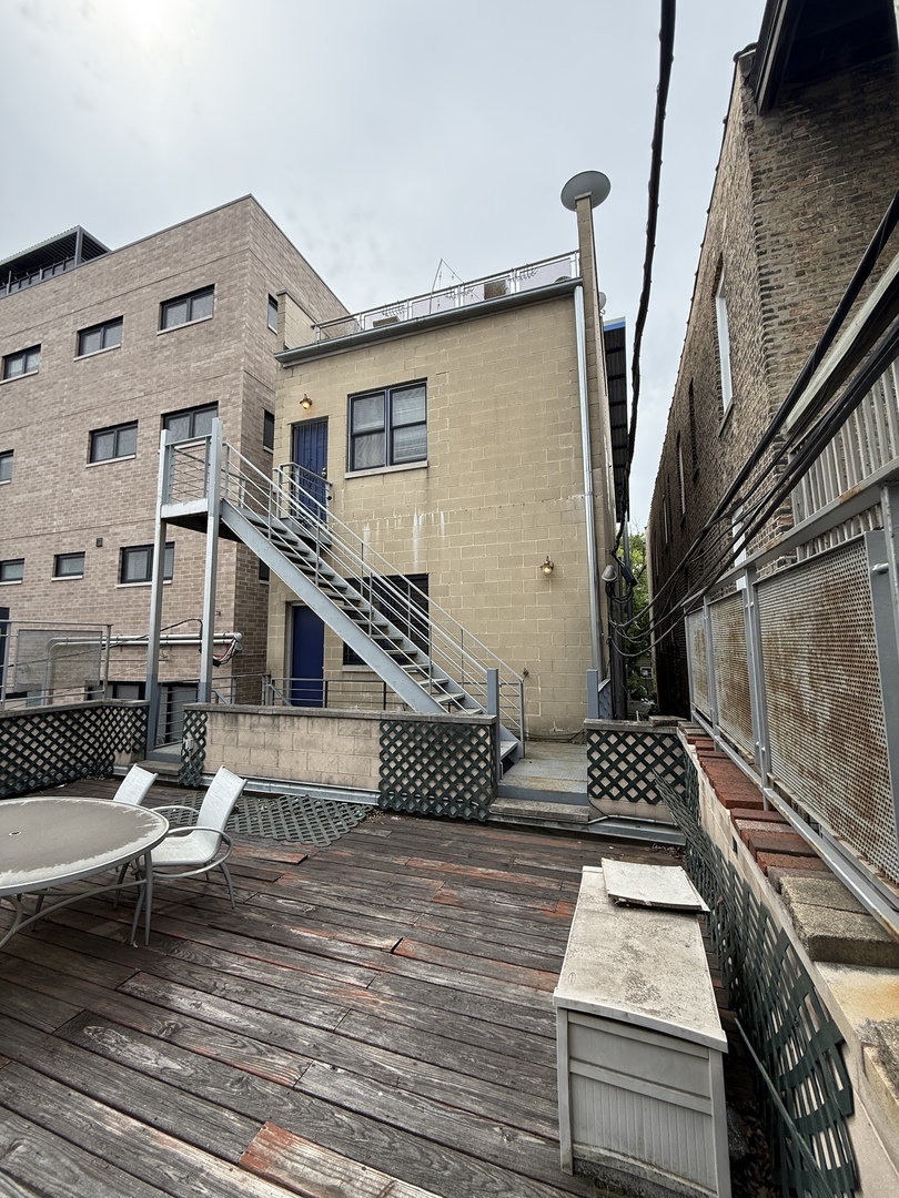 2024 W Webster Avenue Unit: 2