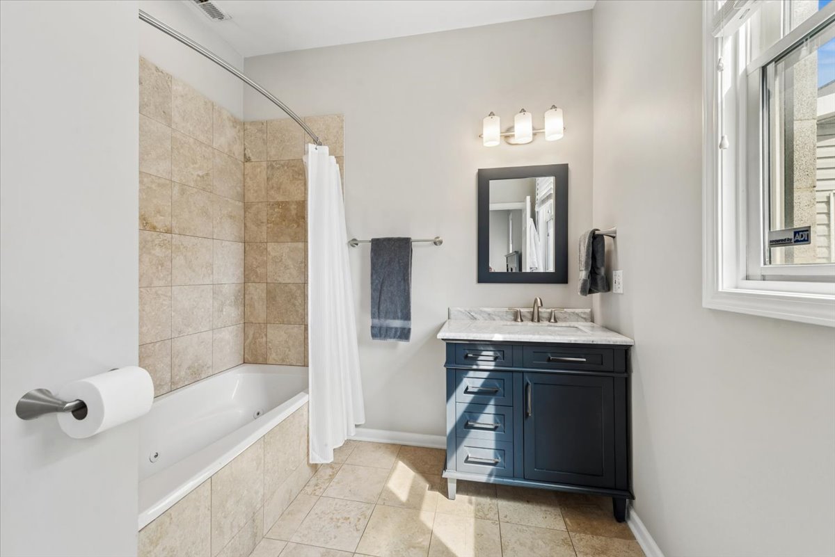 1517 W Fry Street Unit: 2