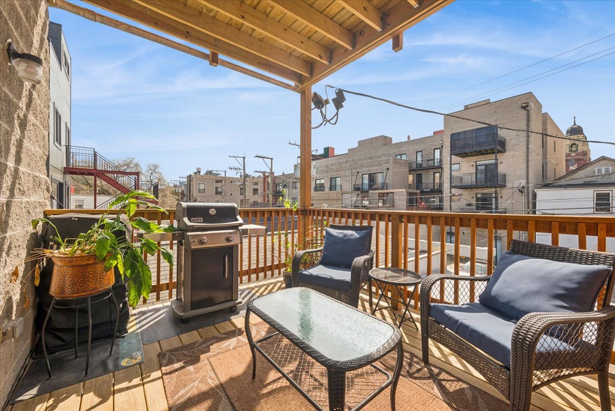 1517 W Fry Street Unit: 2