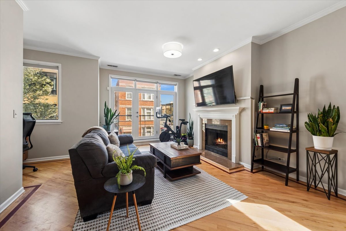 1517 W Fry Street Unit: 2