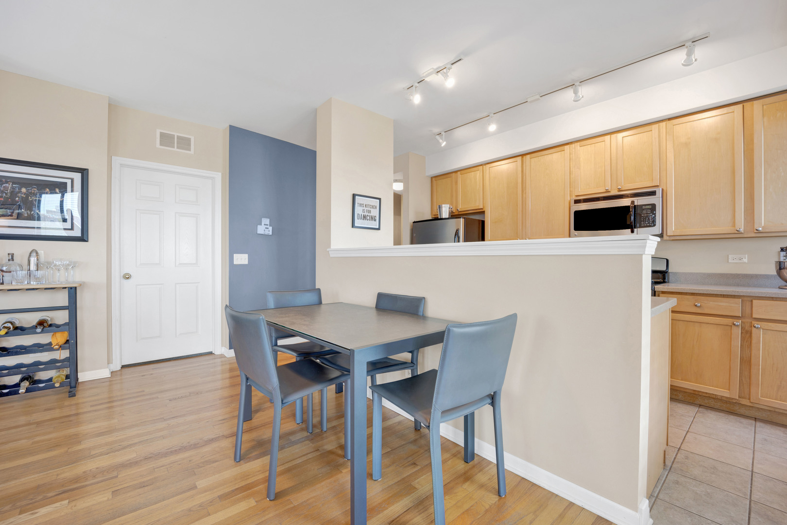 343 W Old Town Court Unit: 504