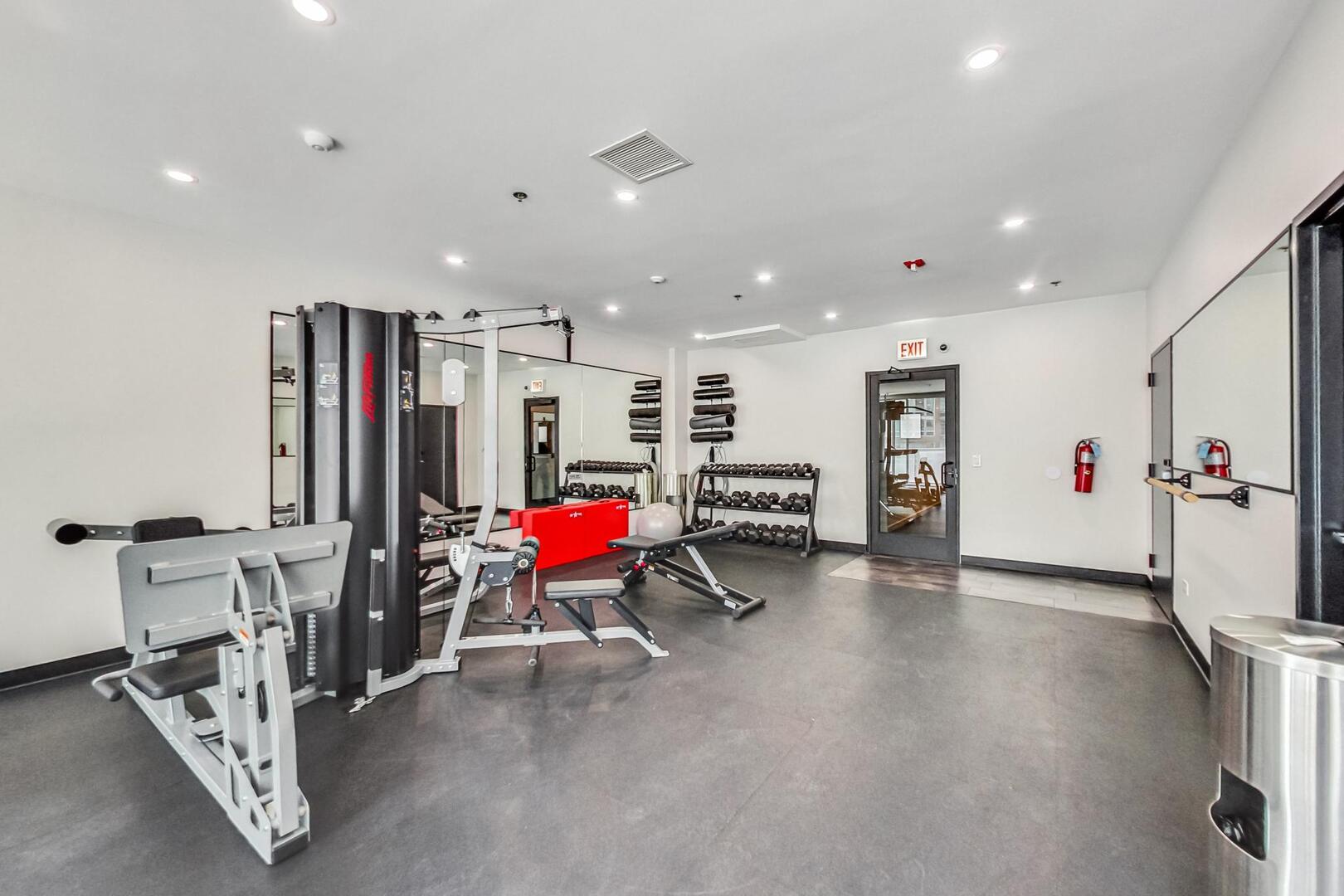 653 N KINGSBURY Street Unit: 2102