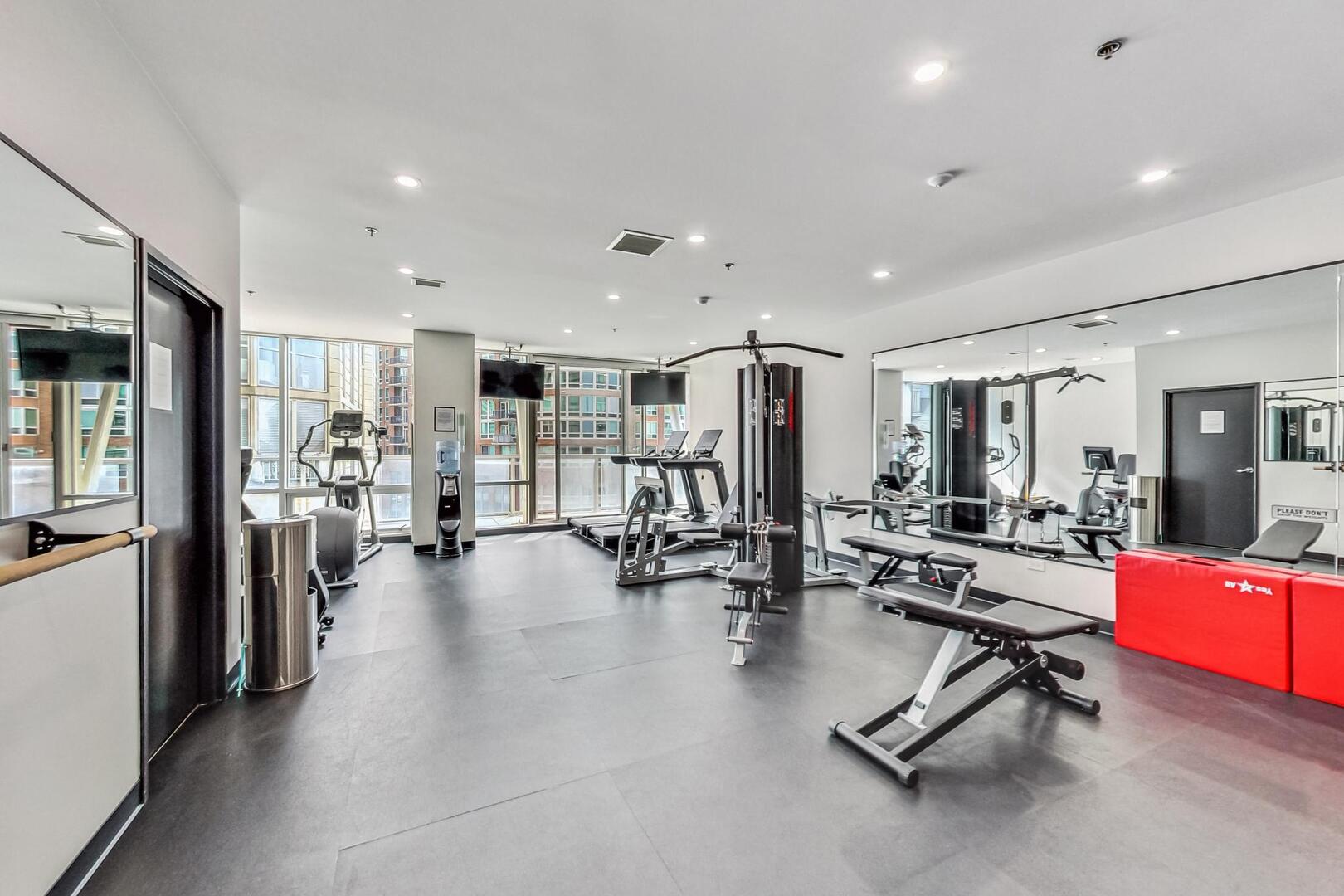 653 N KINGSBURY Street Unit: 2102