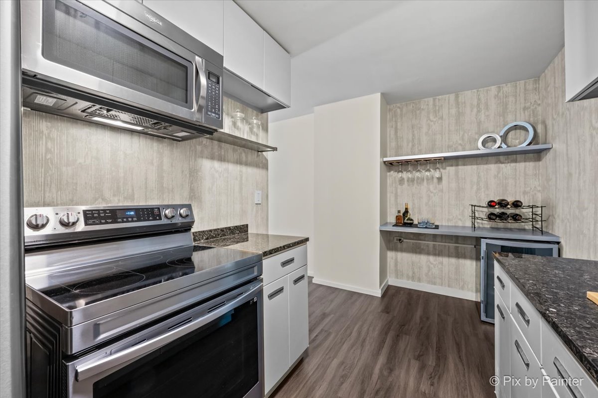 900 N LAKE SHORE Drive Unit: 2303