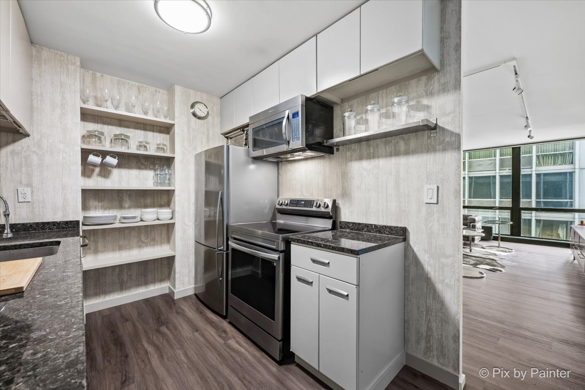 900 N LAKE SHORE Drive Unit: 2303