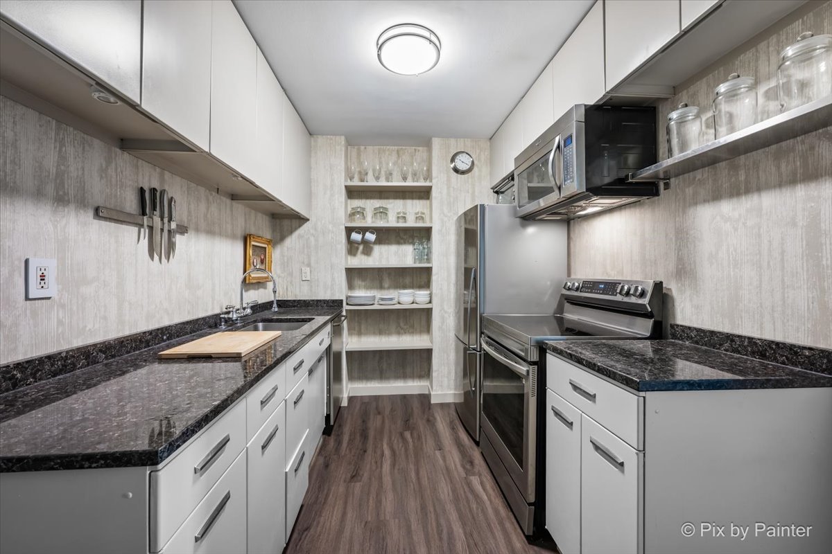 900 N LAKE SHORE Drive Unit: 2303