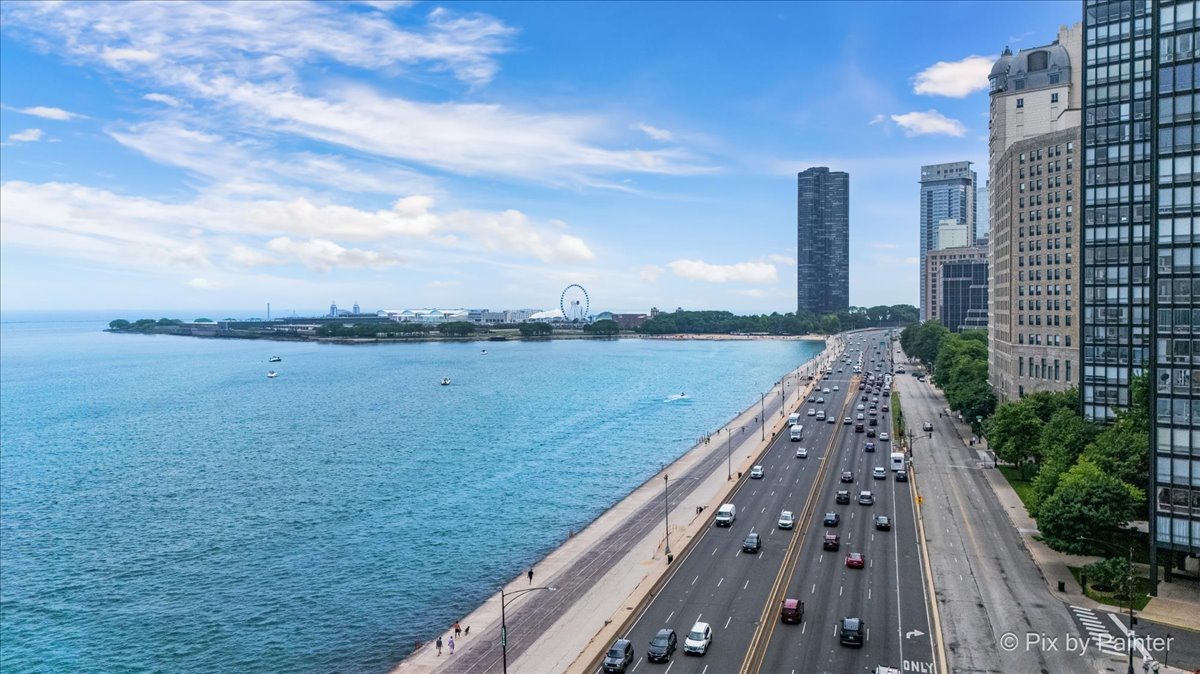 900 N LAKE SHORE Drive Unit: 2303
