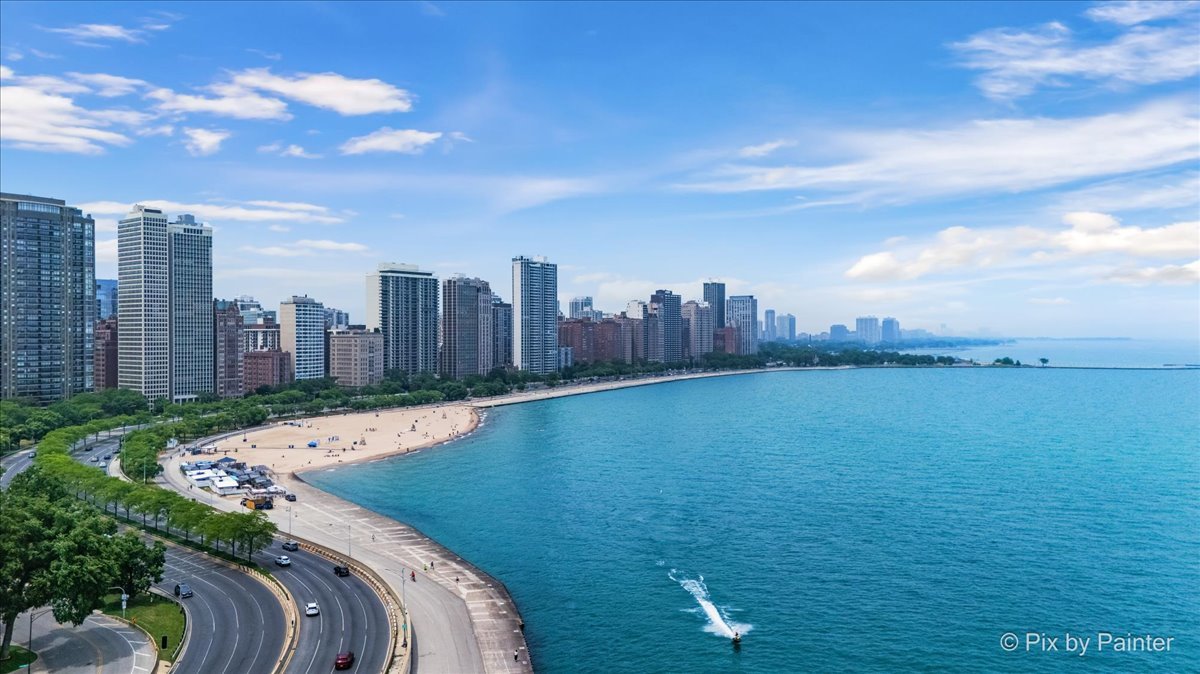 900 N LAKE SHORE Drive Unit: 2303
