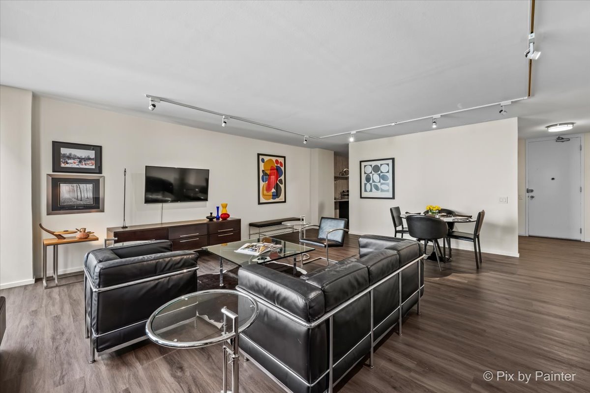 900 N LAKE SHORE Drive Unit: 2303