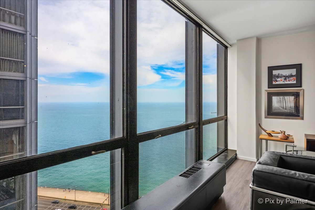 900 N LAKE SHORE Drive Unit: 2303