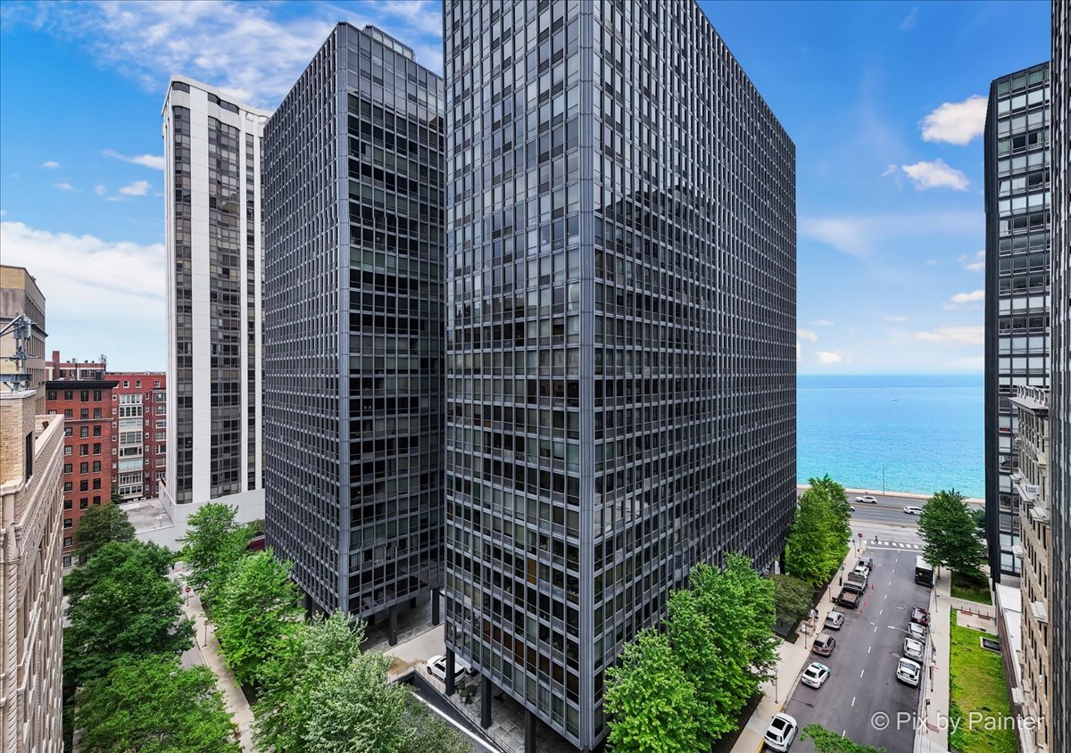 900 N LAKE SHORE Drive Unit: 2303