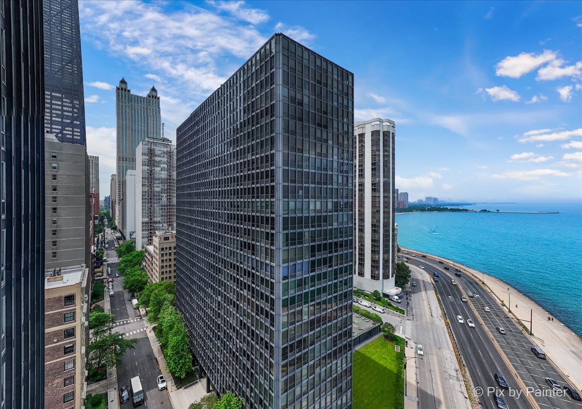 900 N LAKE SHORE Drive Unit: 2303
