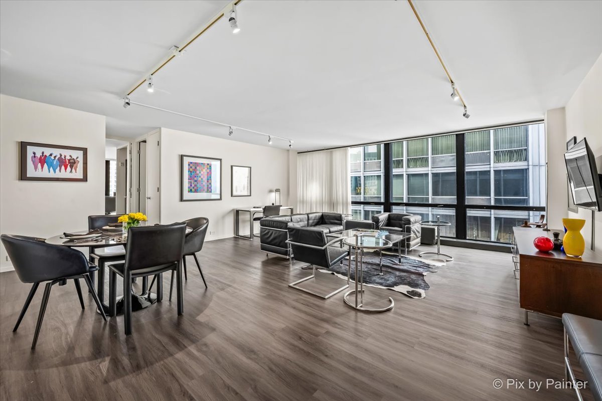 900 N LAKE SHORE Drive Unit: 2303