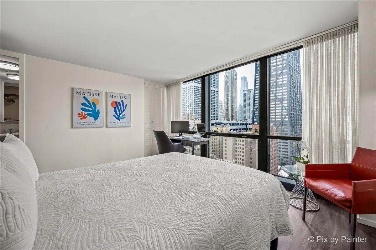 900 N LAKE SHORE Drive Unit: 2303