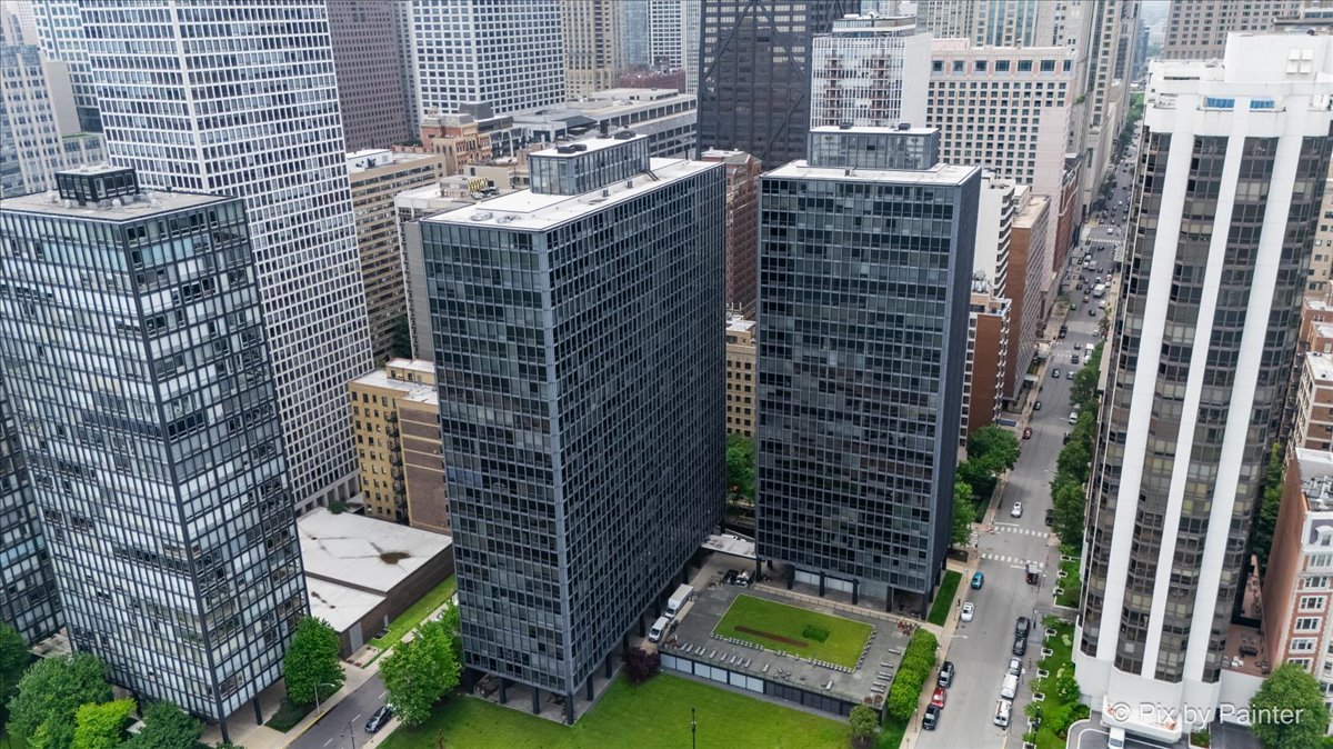 900 N LAKE SHORE Drive Unit: 2303