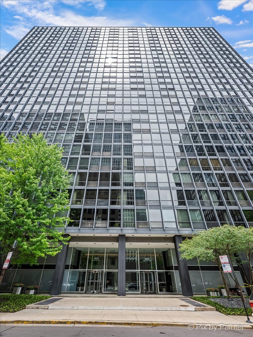 900 N LAKE SHORE Drive Unit: 2303