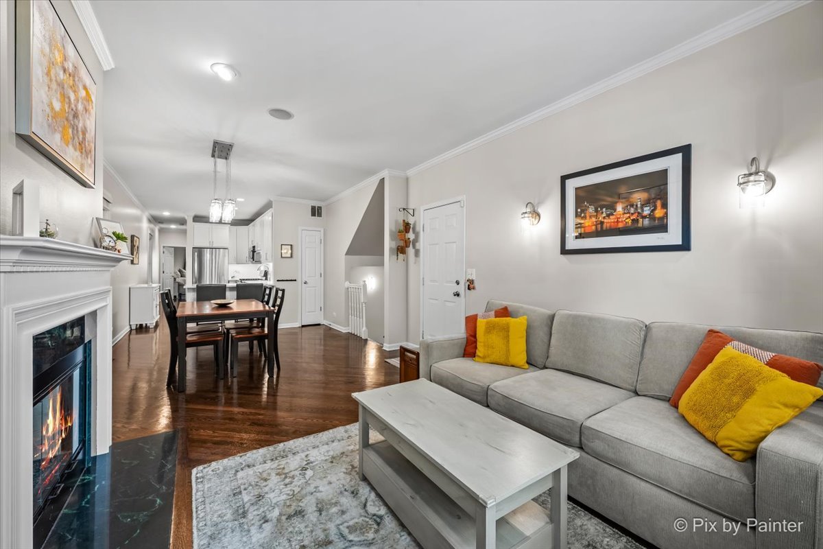 1520 W HENDERSON Street Unit: 1
