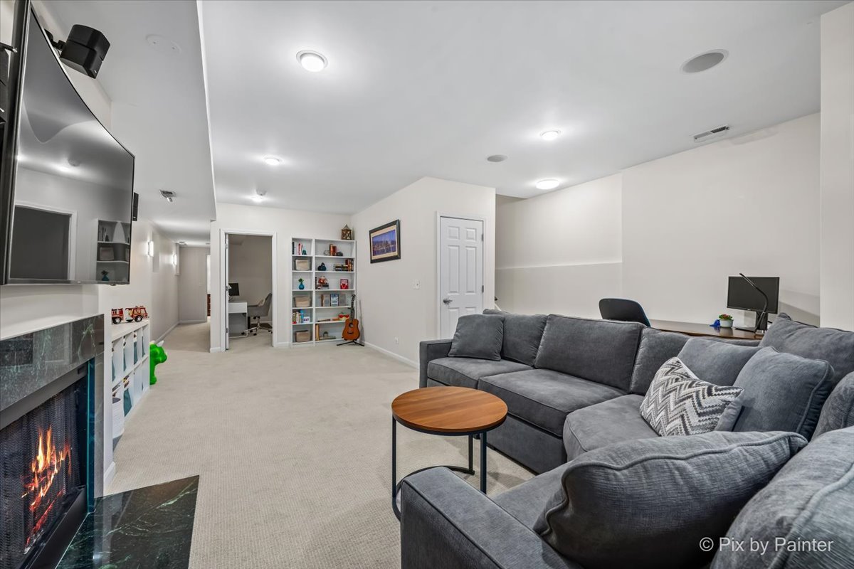 1520 W HENDERSON Street Unit: 1