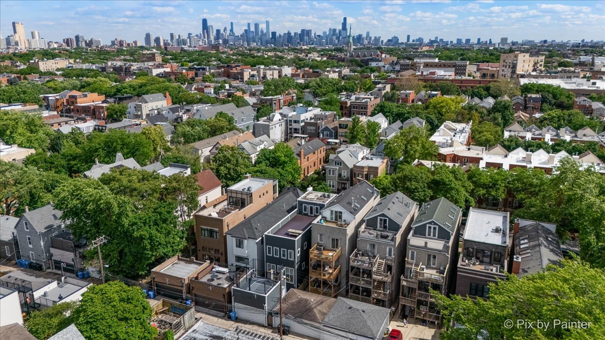 1520 W HENDERSON Street Unit: 1