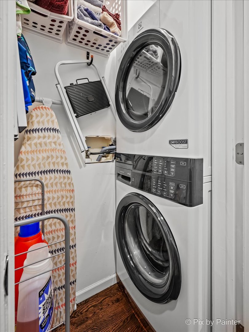 1520 W HENDERSON Street Unit: 1