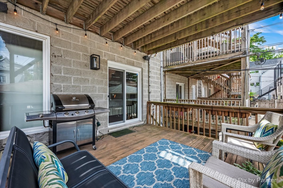1520 W HENDERSON Street Unit: 1
