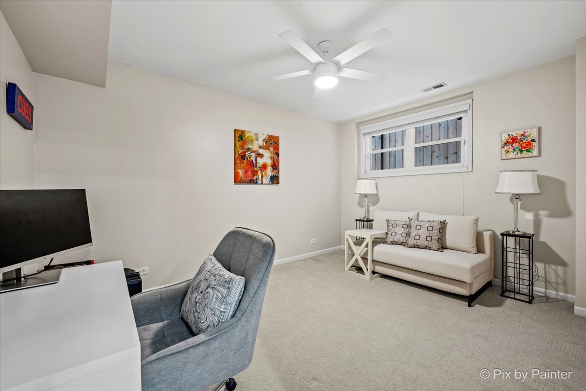 1520 W HENDERSON Street Unit: 1