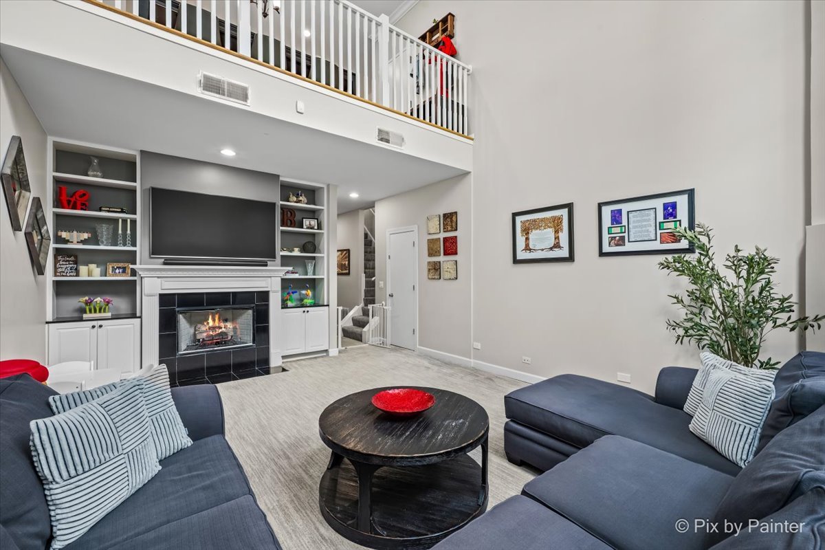 2756 N Wolcott Avenue Unit: 1S