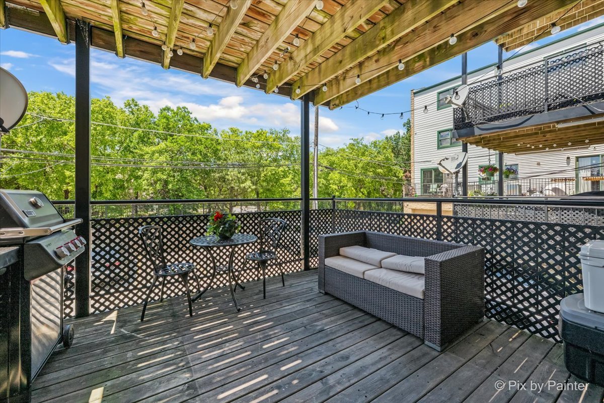 2756 N Wolcott Avenue Unit: 1S