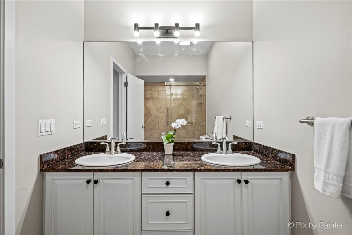 2756 N Wolcott Avenue Unit: 1S