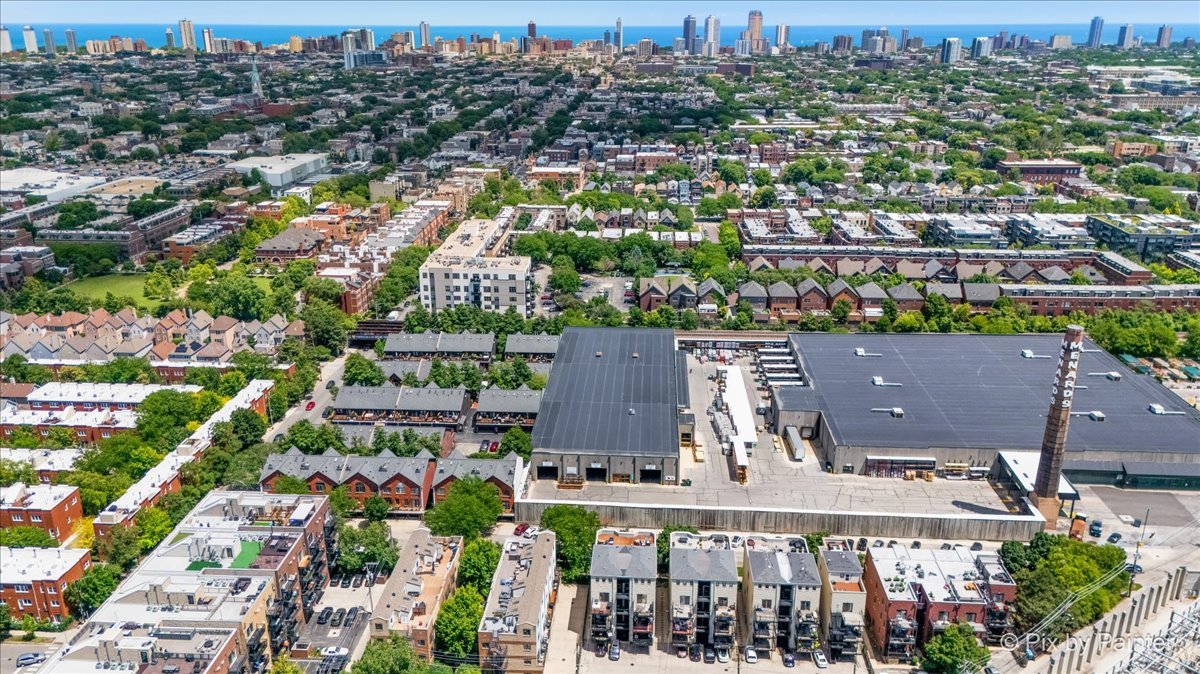 2756 N Wolcott Avenue Unit: 1S