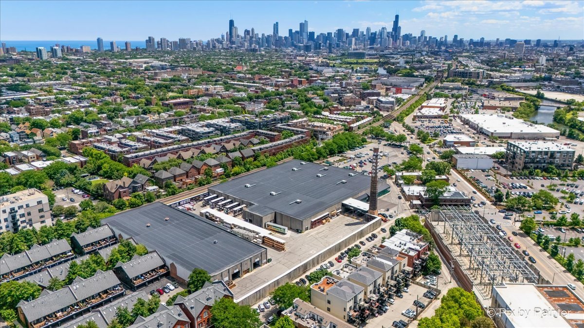 2756 N Wolcott Avenue Unit: 1S