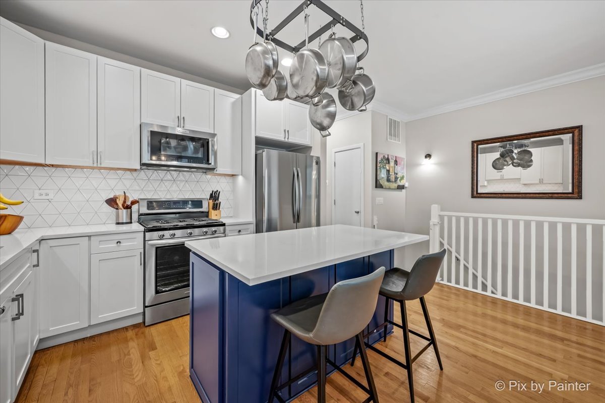 2756 N Wolcott Avenue Unit: 1S