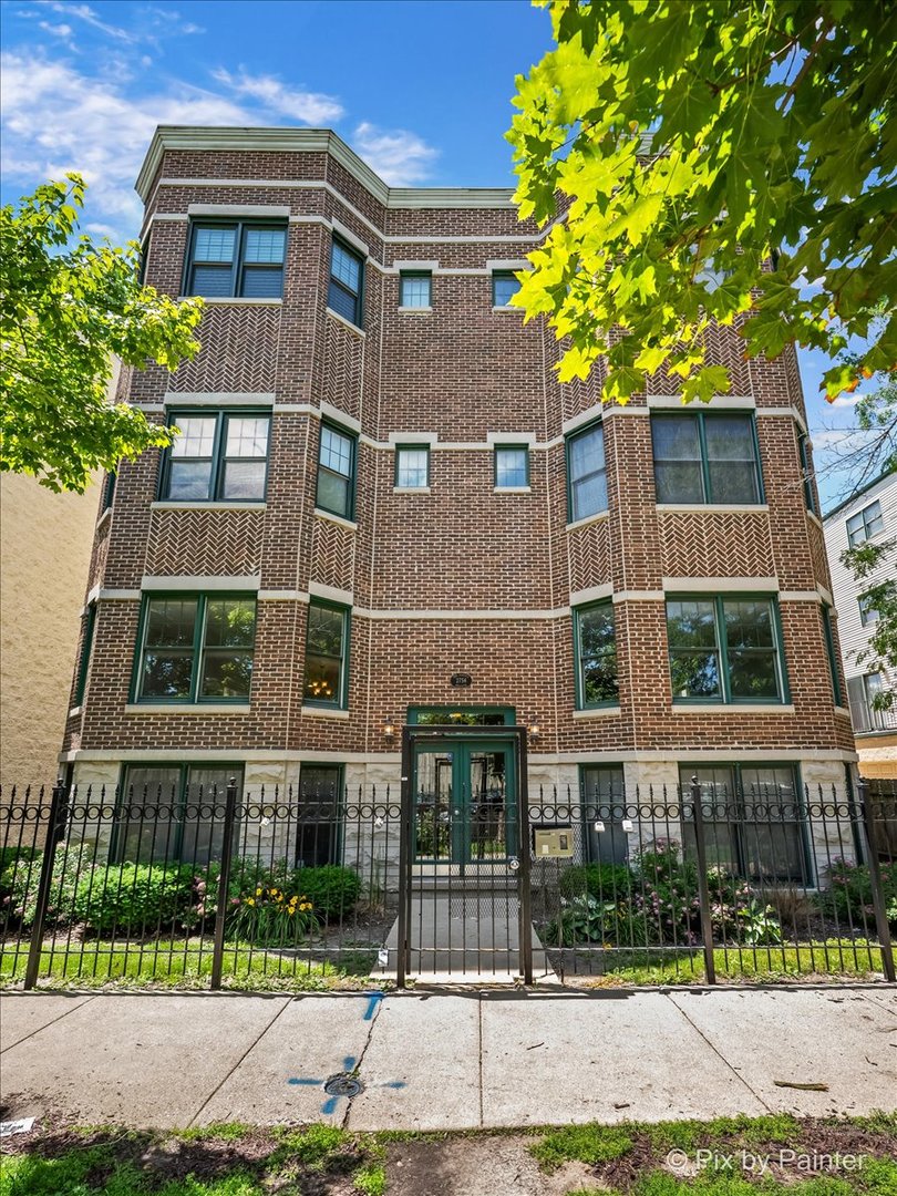 2756 N Wolcott Avenue Unit: 1S