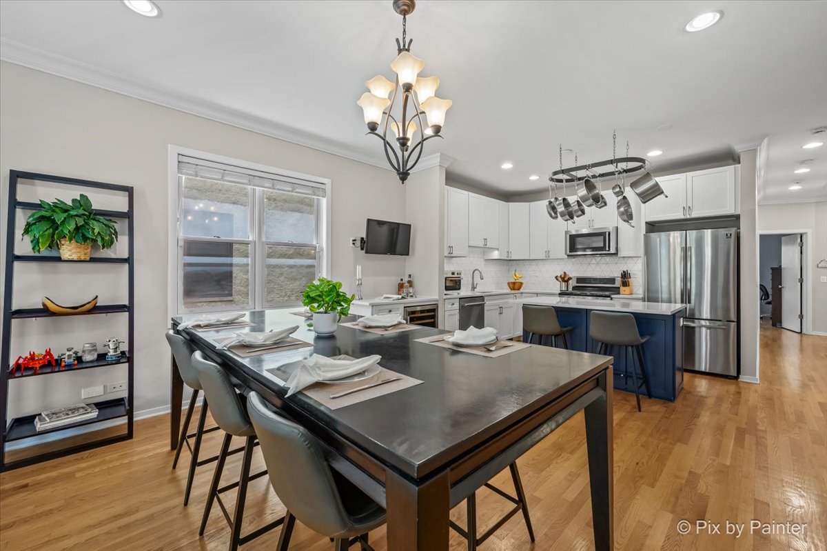2756 N Wolcott Avenue Unit: 1S