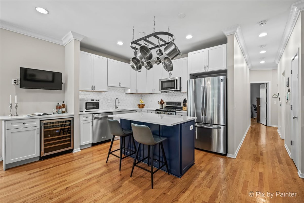 2756 N Wolcott Avenue Unit: 1S