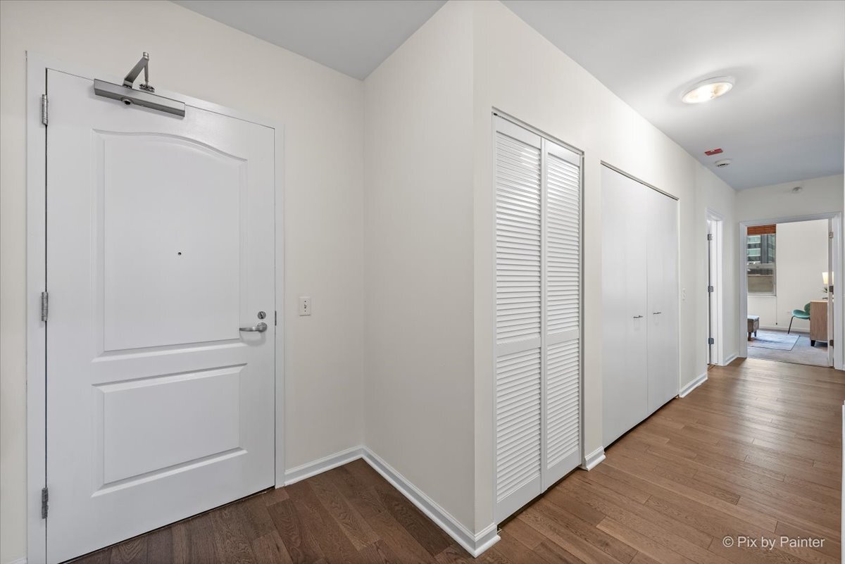 125 S Jefferson Street Unit: 907