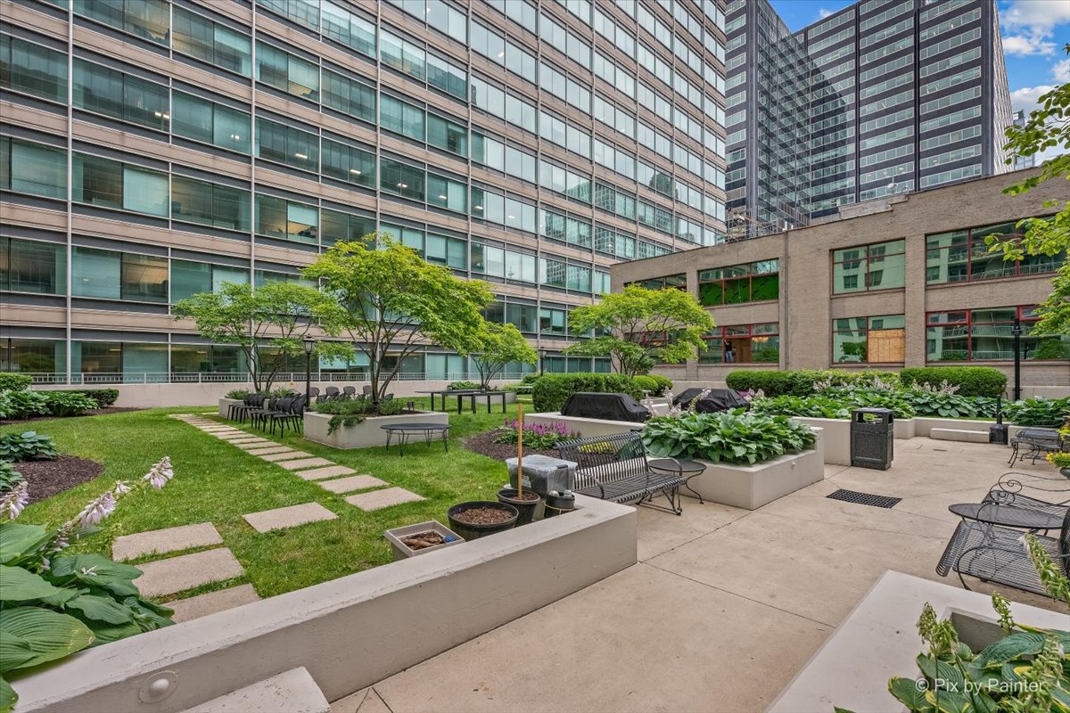 125 S Jefferson Street Unit: 907