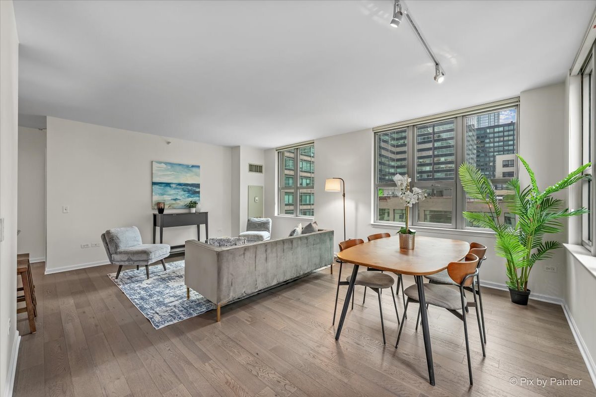 125 S Jefferson Street Unit: 907