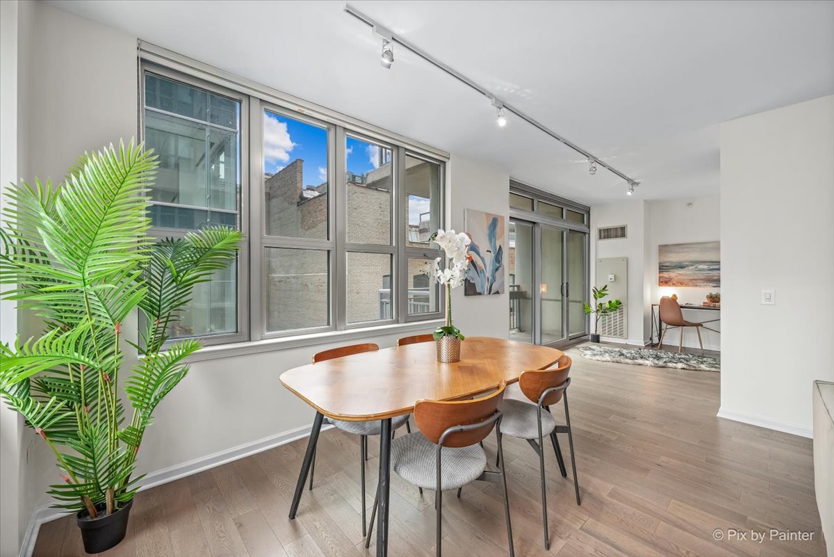 125 S Jefferson Street Unit: 907