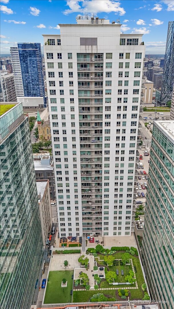 125 S Jefferson Street Unit: 907