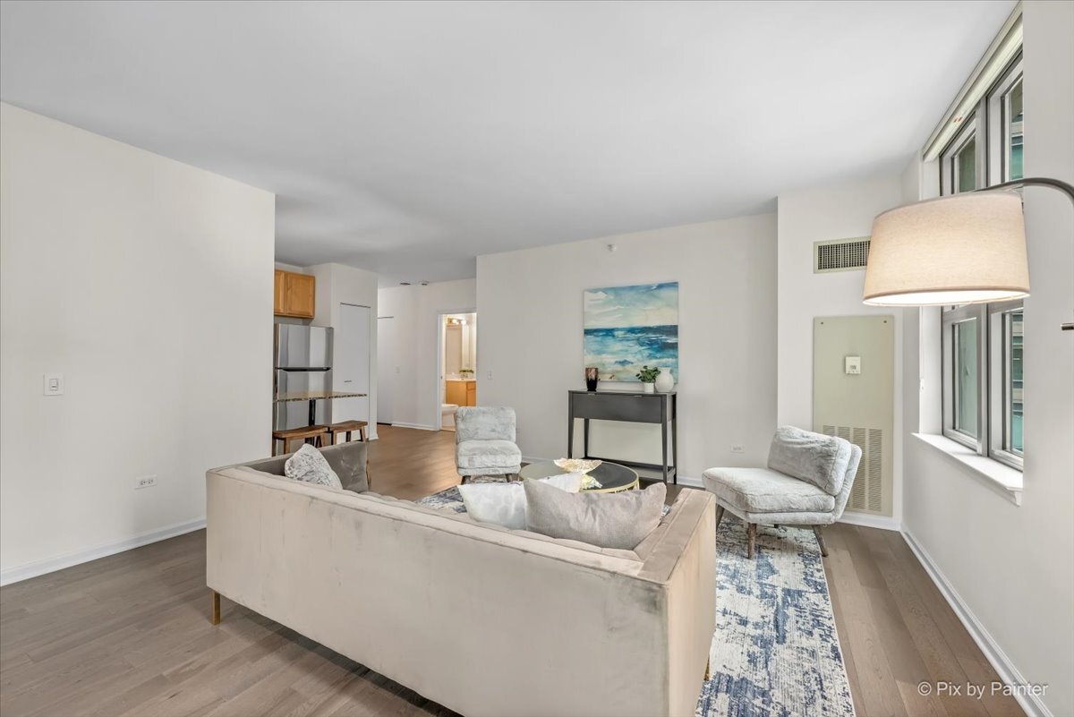 125 S Jefferson Street Unit: 907
