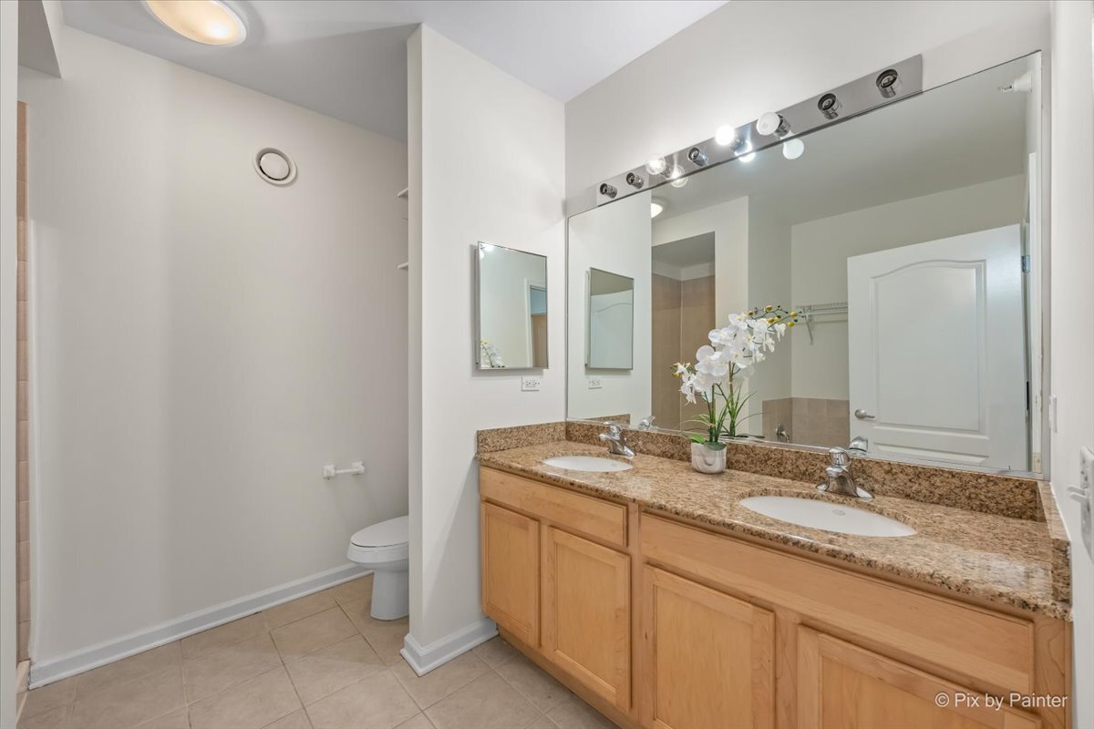 125 S Jefferson Street Unit: 907
