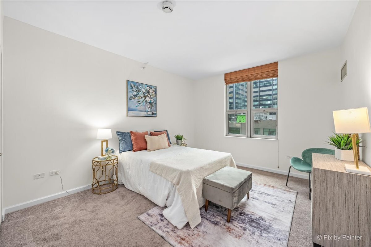 125 S Jefferson Street Unit: 907
