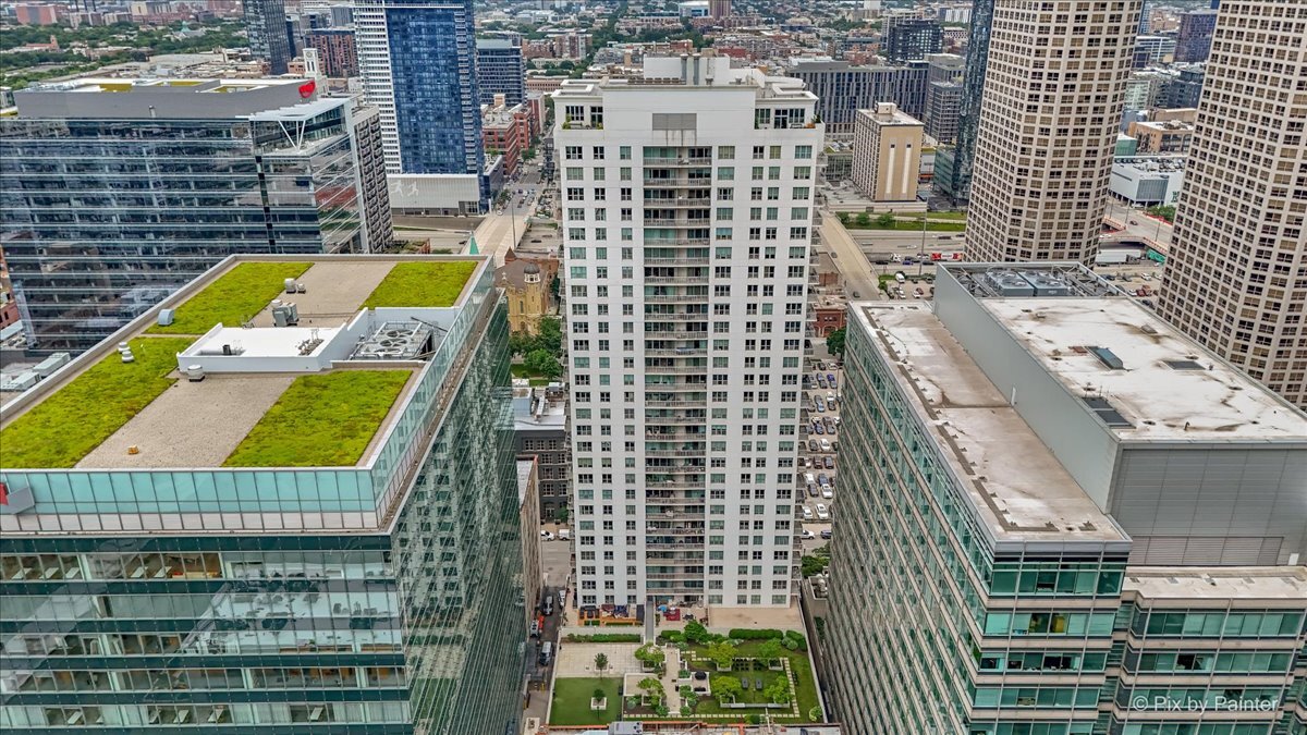 125 S Jefferson Street Unit: 907